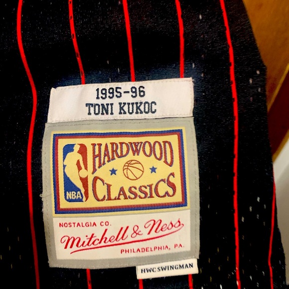 Toni Kukoc #7 Bulls 95-96 Hardwood Classics Swingman Player Jersey - Picture 12 of 15